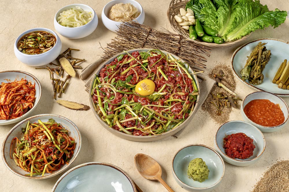 미나리 한우 육회 Korean Beef Tartare with Minari — 산솔 신논현점 고기 (BBQ) · Sansol Sinnonhyeon Korean BBQ menu (신논현 맛집 · 烤肉)